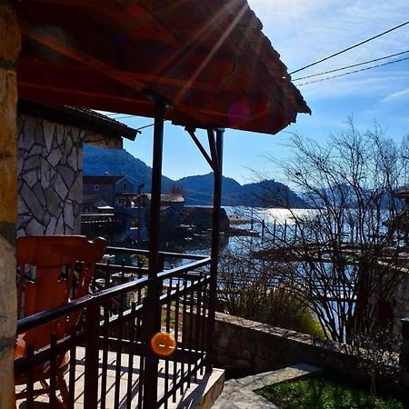 Lakeside Oasis Home Karuc Ngoại thất bức ảnh