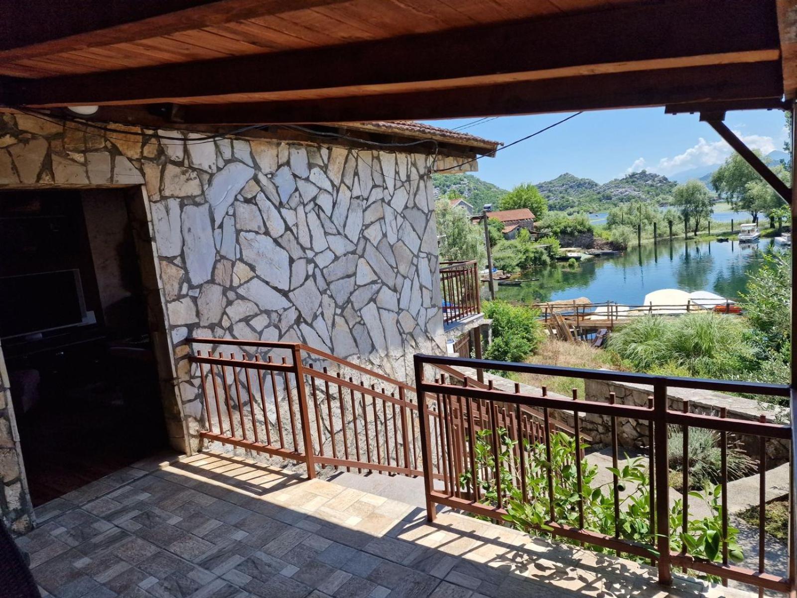 Lakeside Oasis Home Karuc Ngoại thất bức ảnh